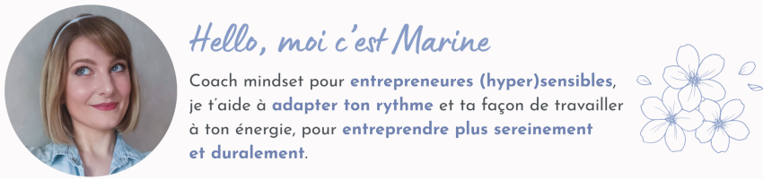 Photo de Marine, coach mindset présentant son accompagnement pour aider les entrepreneures sensibles à entreprendre en respectant leur énergie.